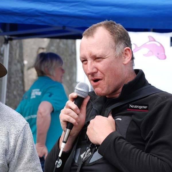 Clive Pearson of Rapier Marketing holding a micropone and giving a speech